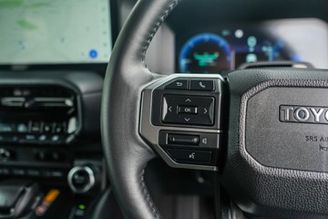 https://vehicle-cdn.autoleague.cloud/34708_6512144_15.jpg
