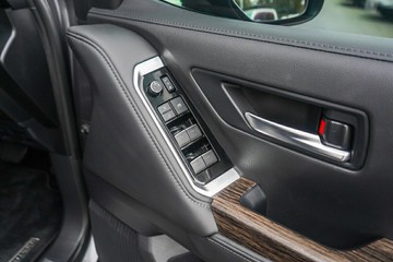 https://vehicle-cdn.autoleague.cloud/34708_6512163_12.jpg