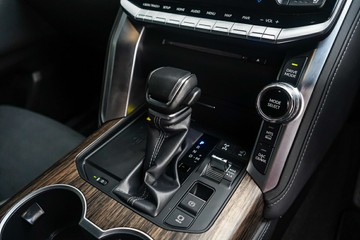 https://vehicle-cdn.autoleague.cloud/34708_6512163_18.jpg