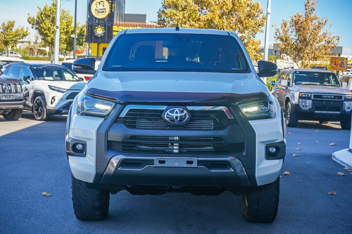 Toyota Hilux image 3