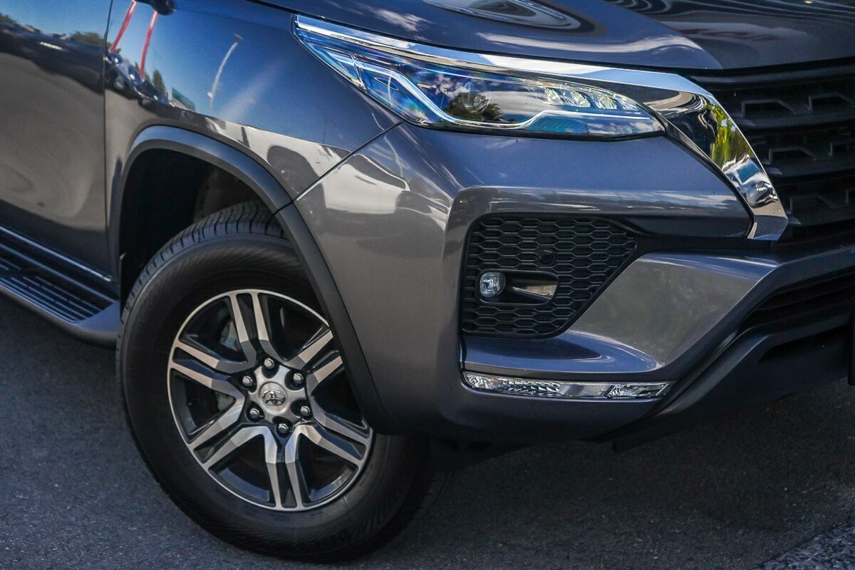 Toyota Fortuner image 2