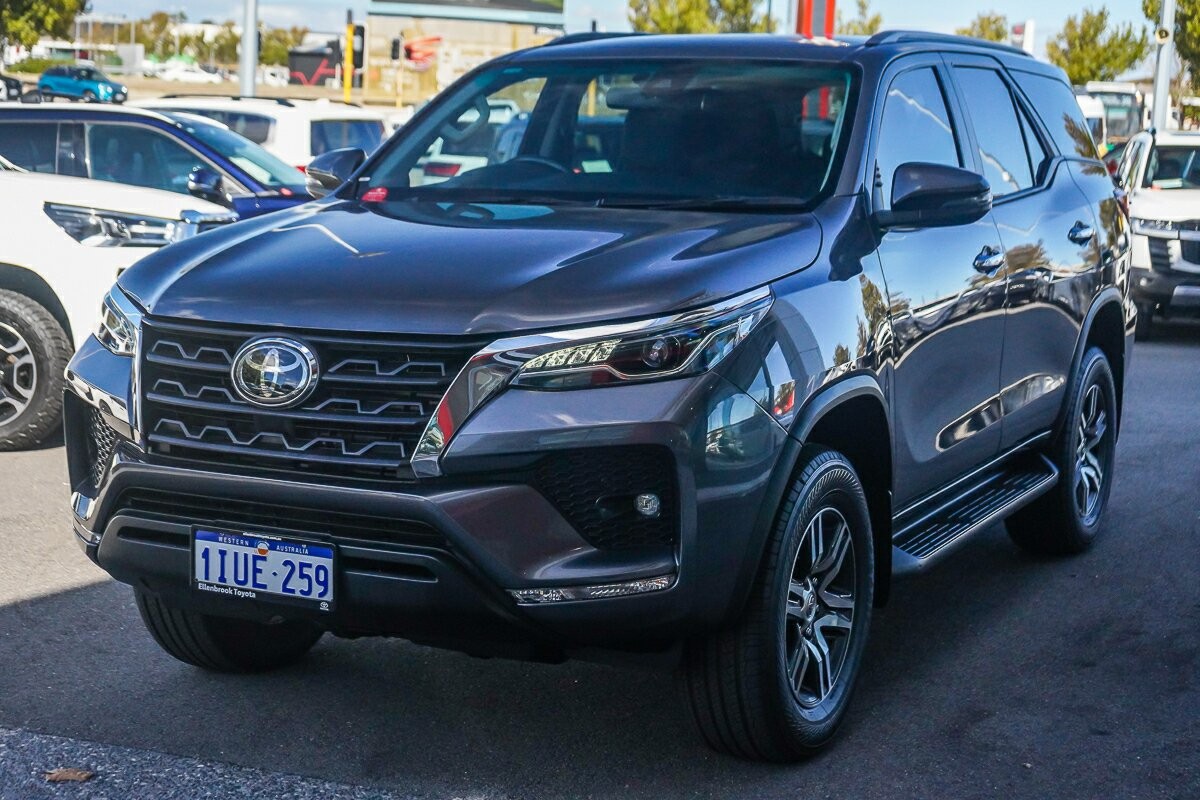 Toyota Fortuner image 4