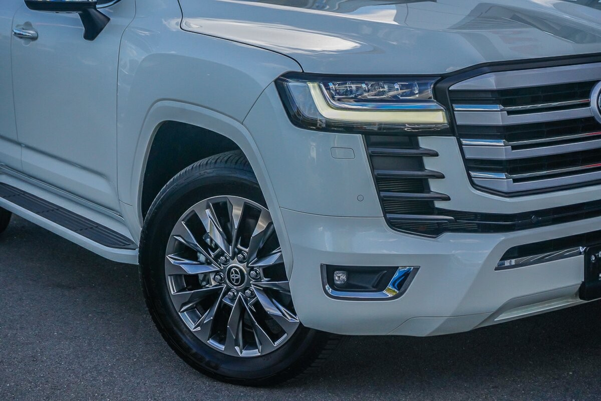 Toyota Landcruiser image 2