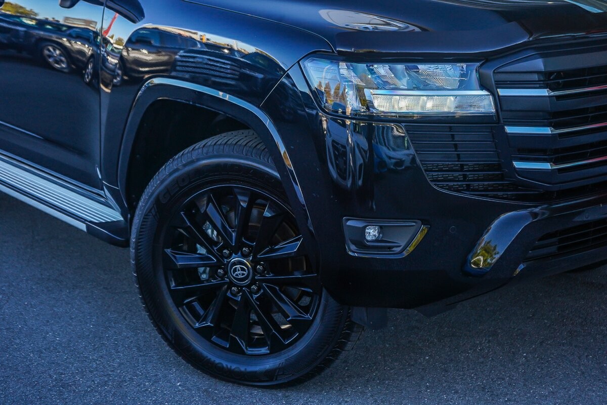 Toyota Landcruiser image 2