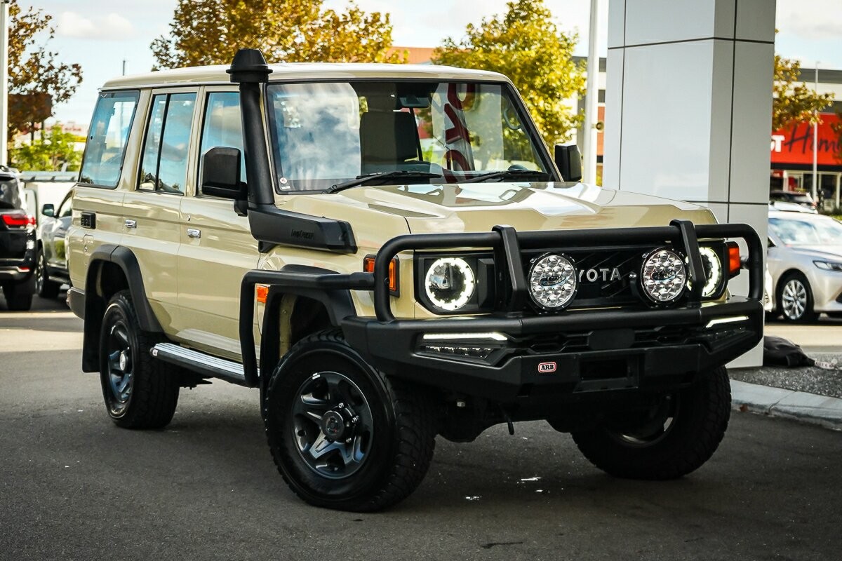 Toyota Landcruiser image 1