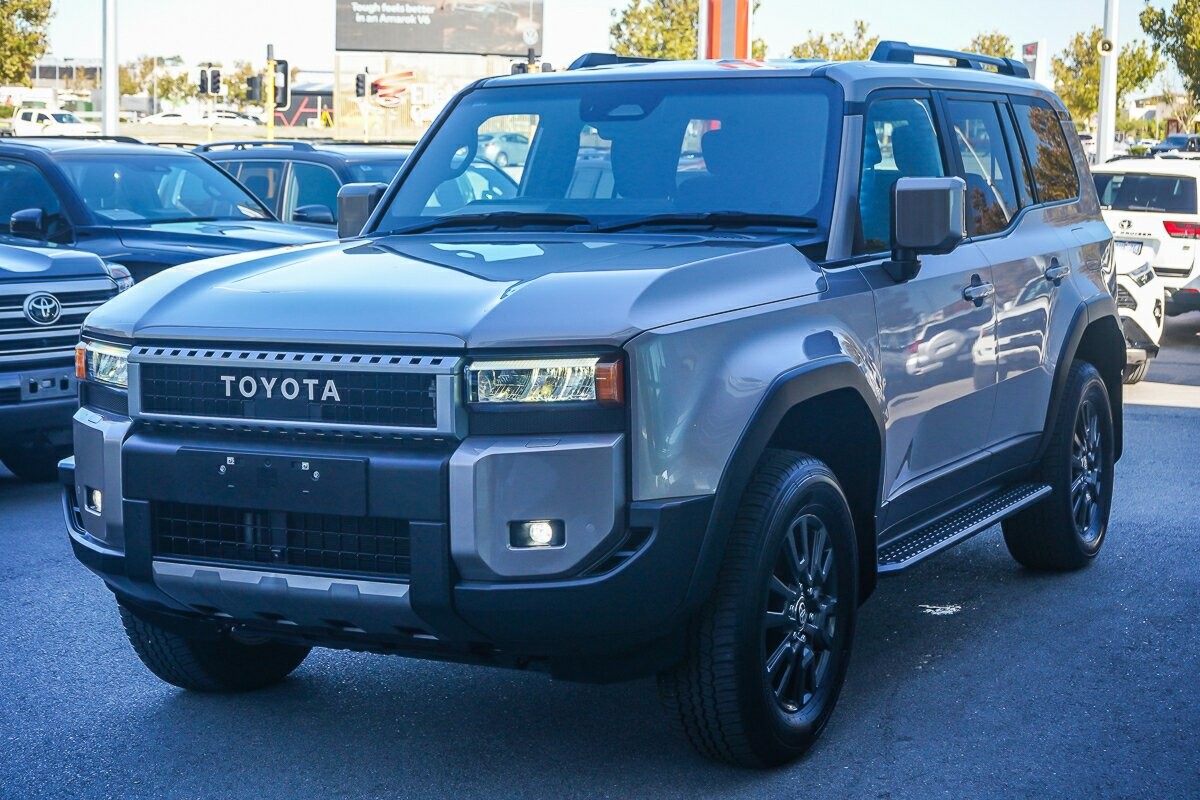 Toyota Landcruiser Prado image 4