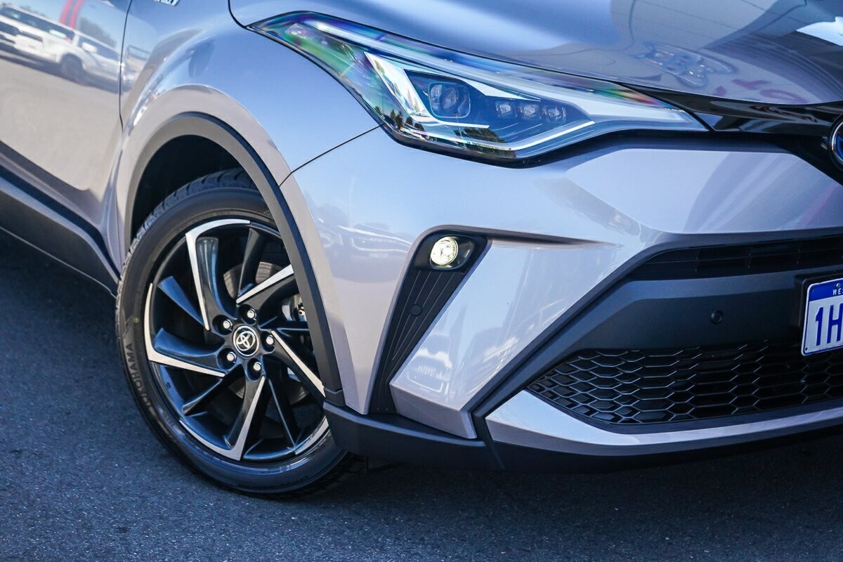 Toyota C-hr image 2
