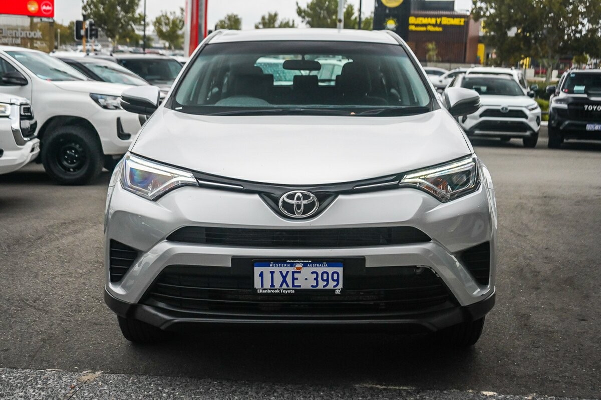 Toyota Rav4 image 3