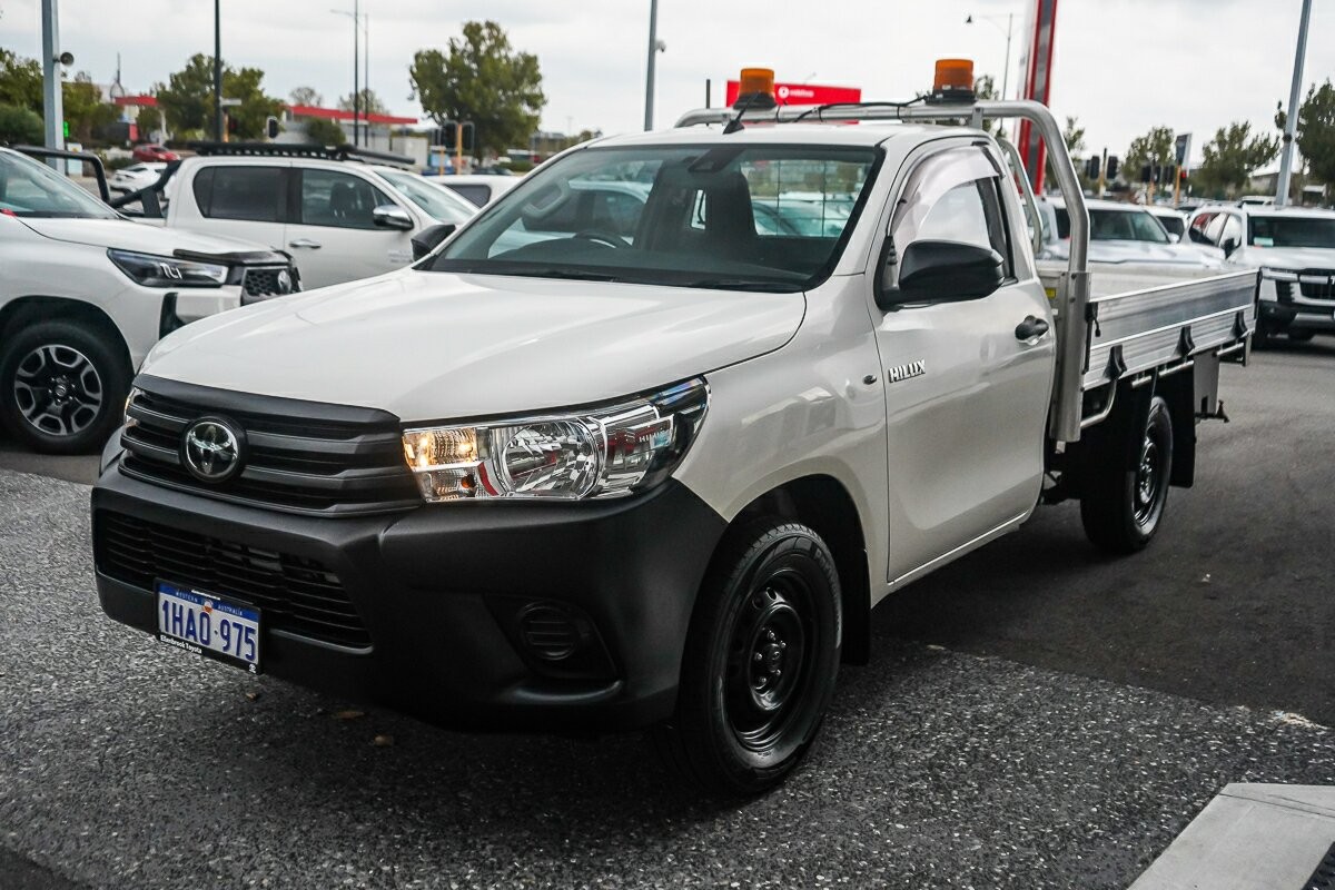Toyota Hilux image 4