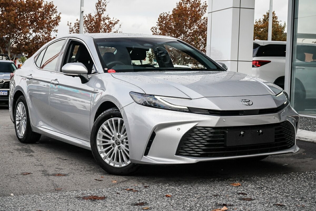 Toyota Camry image 1