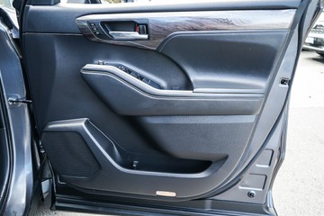 https://vehicle-cdn.autoleague.cloud/34708_6512464_13.jpg