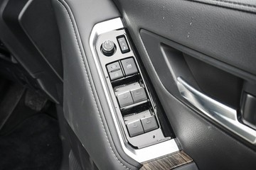 https://vehicle-cdn.autoleague.cloud/34708_6512493_15.jpg