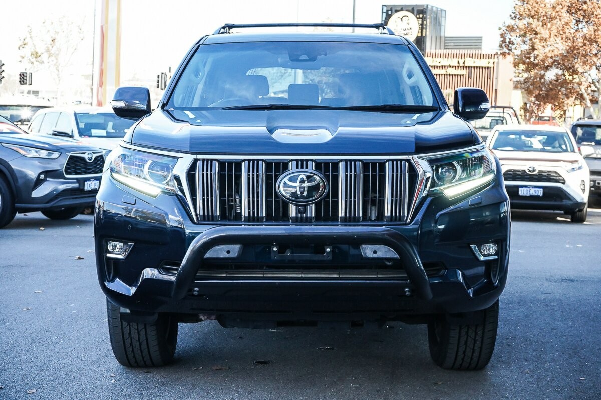 Toyota Landcruiser Prado image 3