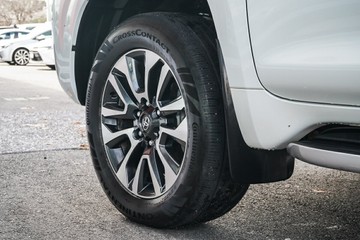 https://vehicle-cdn.autoleague.cloud/34708_6512505_5.jpg
