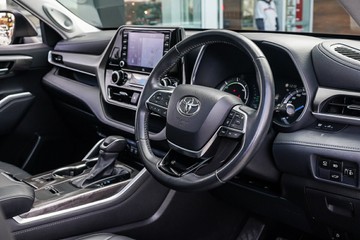 https://vehicle-cdn.autoleague.cloud/34708_6512511_13.jpg