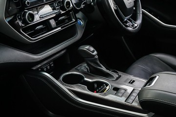 https://vehicle-cdn.autoleague.cloud/34708_6512511_23.jpg