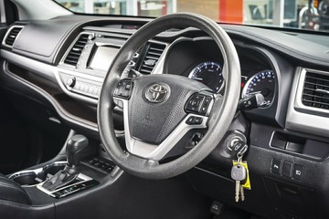 https://vehicle-cdn.autoleague.cloud/34708_6512513_15.jpg