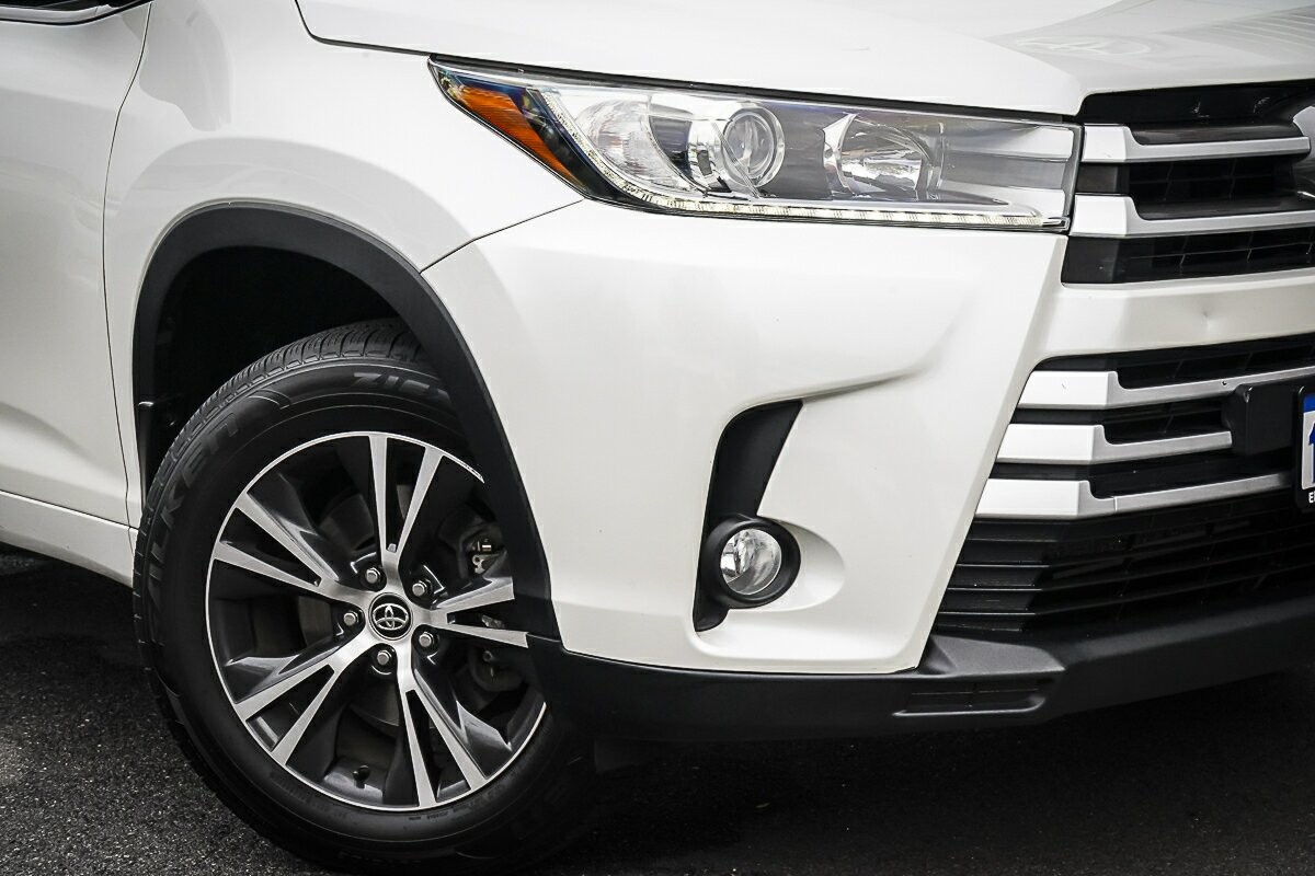 Toyota Kluger image 2
