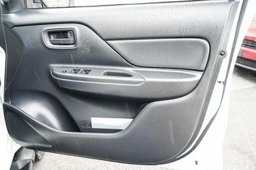 https://vehicle-cdn.autoleague.cloud/34708_6512601_12.jpg