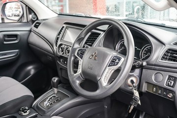 https://vehicle-cdn.autoleague.cloud/34708_6512601_14.jpg