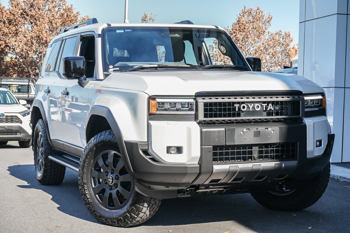 Toyota Landcruiser Prado image 1