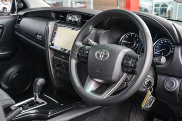 https://vehicle-cdn.autoleague.cloud/34708_6512701_12.jpg