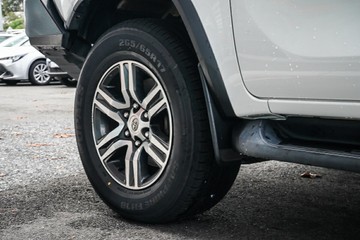 https://vehicle-cdn.autoleague.cloud/34708_6512701_5.jpg