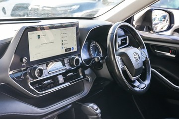 https://vehicle-cdn.autoleague.cloud/34708_6512712_21.jpg
