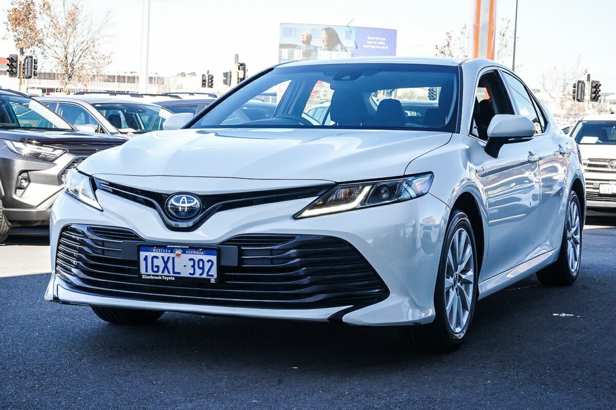 Toyota Camry image 4