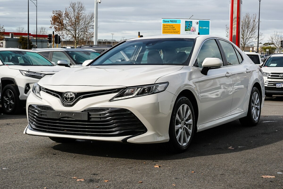 Toyota Camry image 4