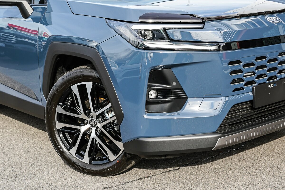 Toyota Rav4 image 2