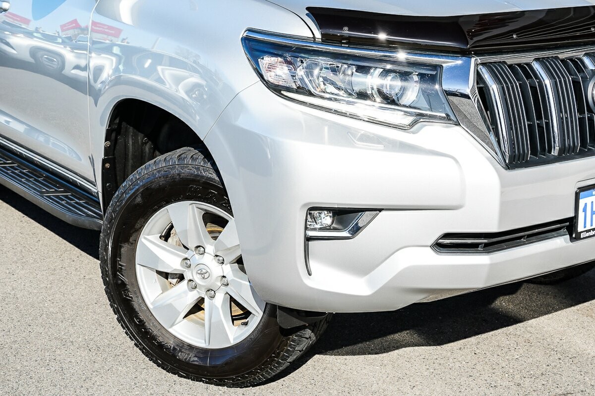 Toyota Landcruiser Prado image 2