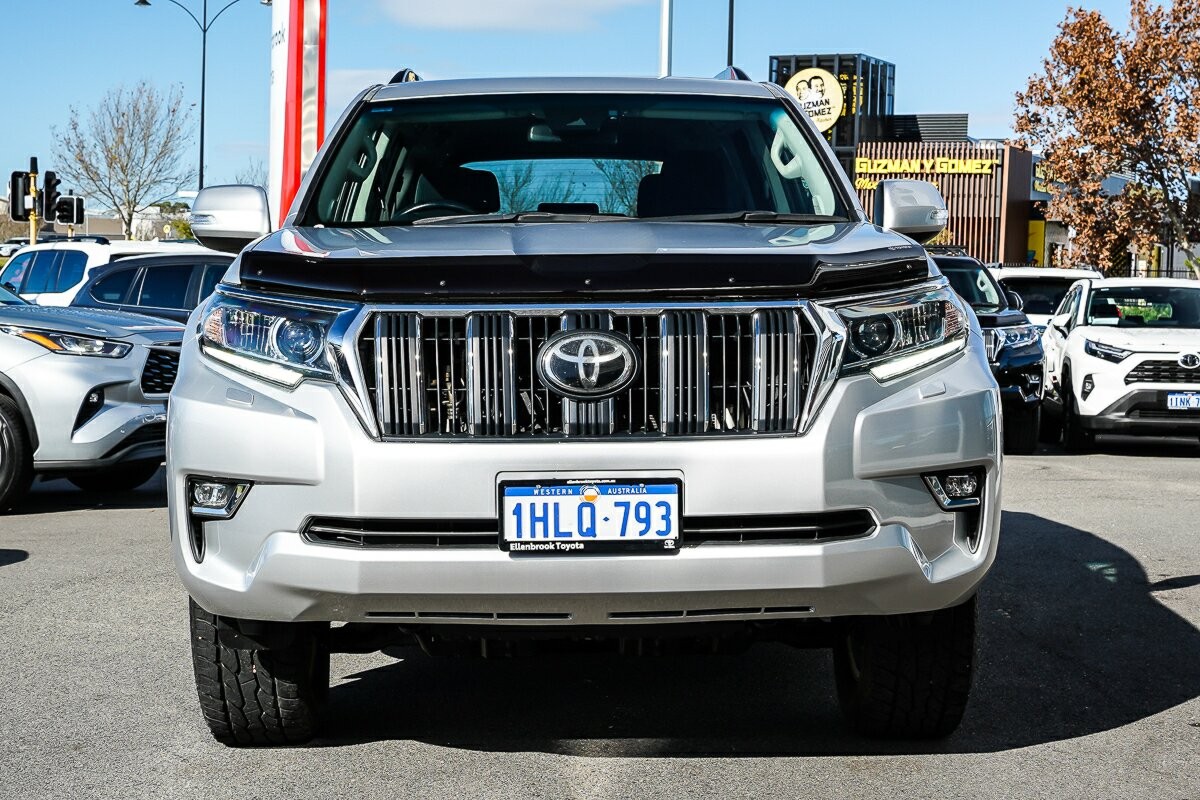 Toyota Landcruiser Prado image 3