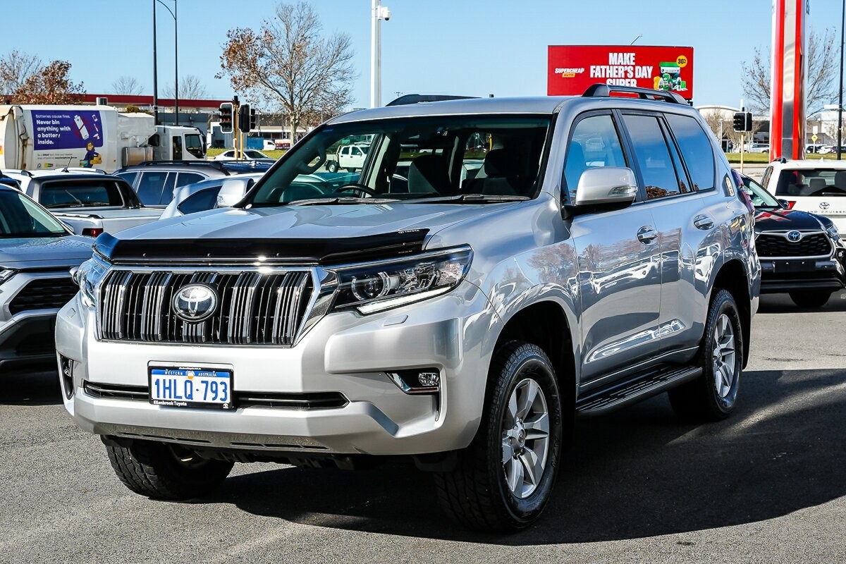 Toyota Landcruiser Prado image 4