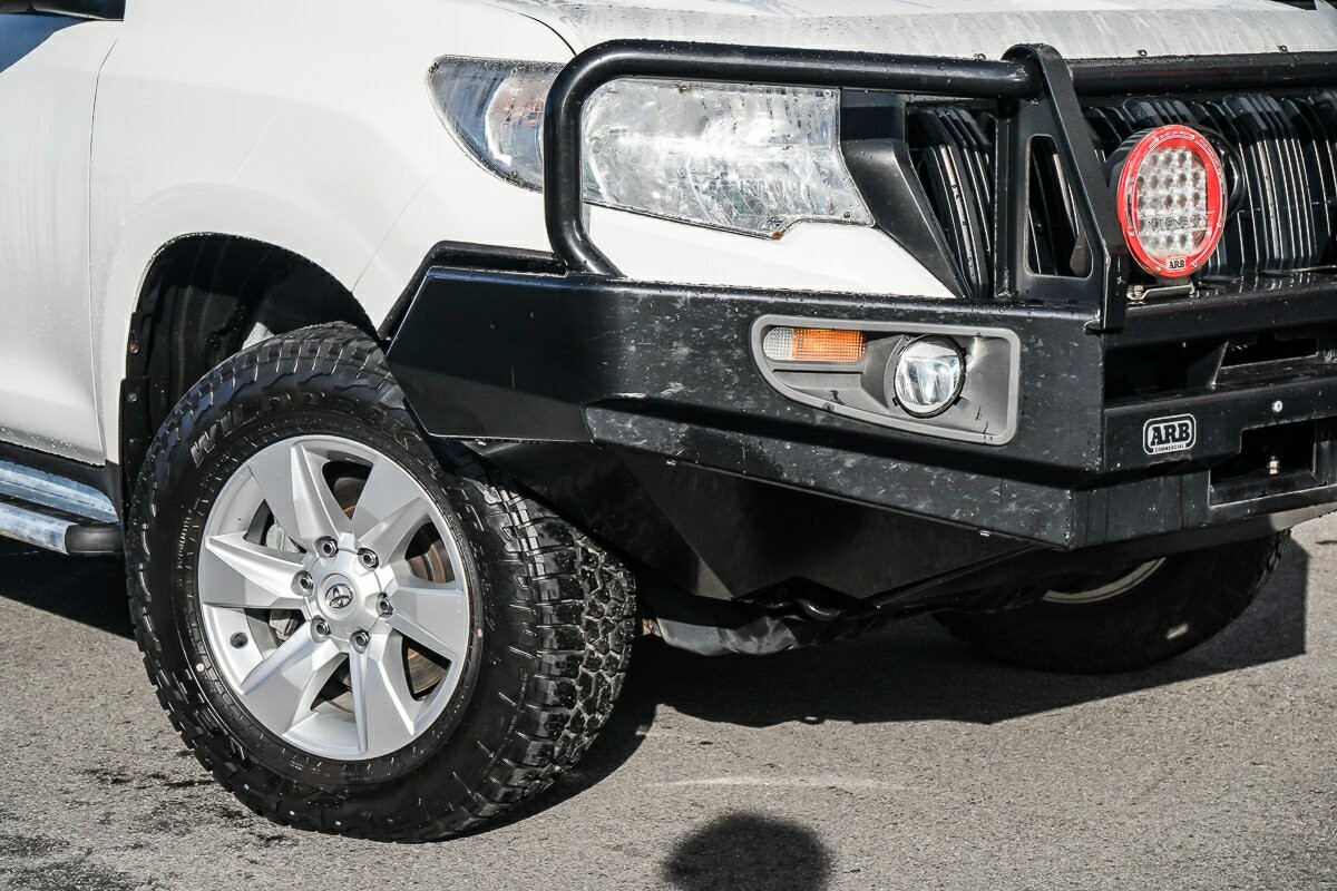 Toyota Landcruiser Prado image 2