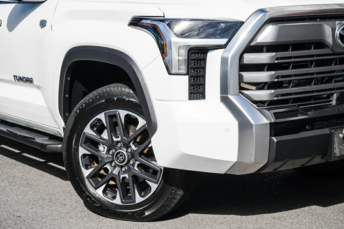 Toyota Tundra image 2