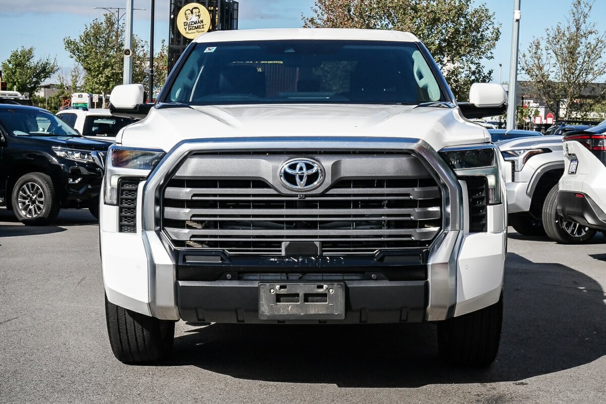 Toyota Tundra image 3