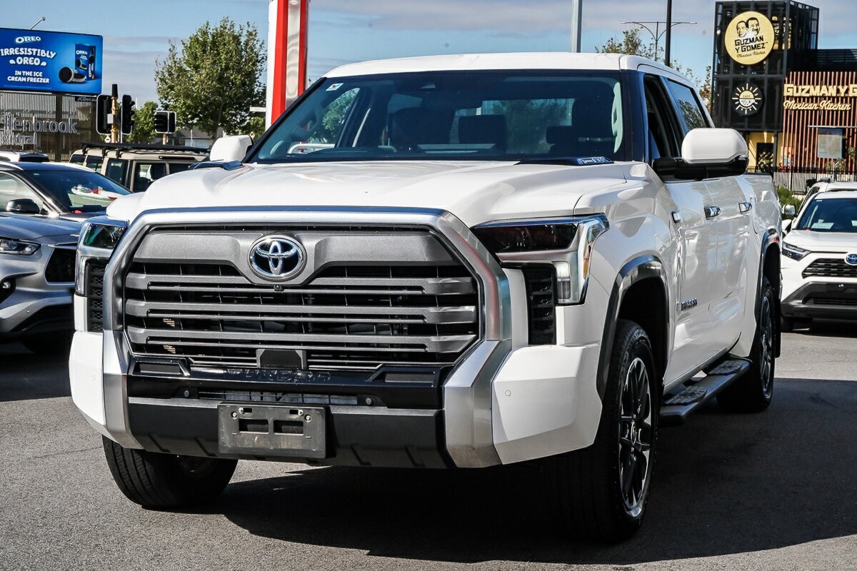 Toyota Tundra image 4