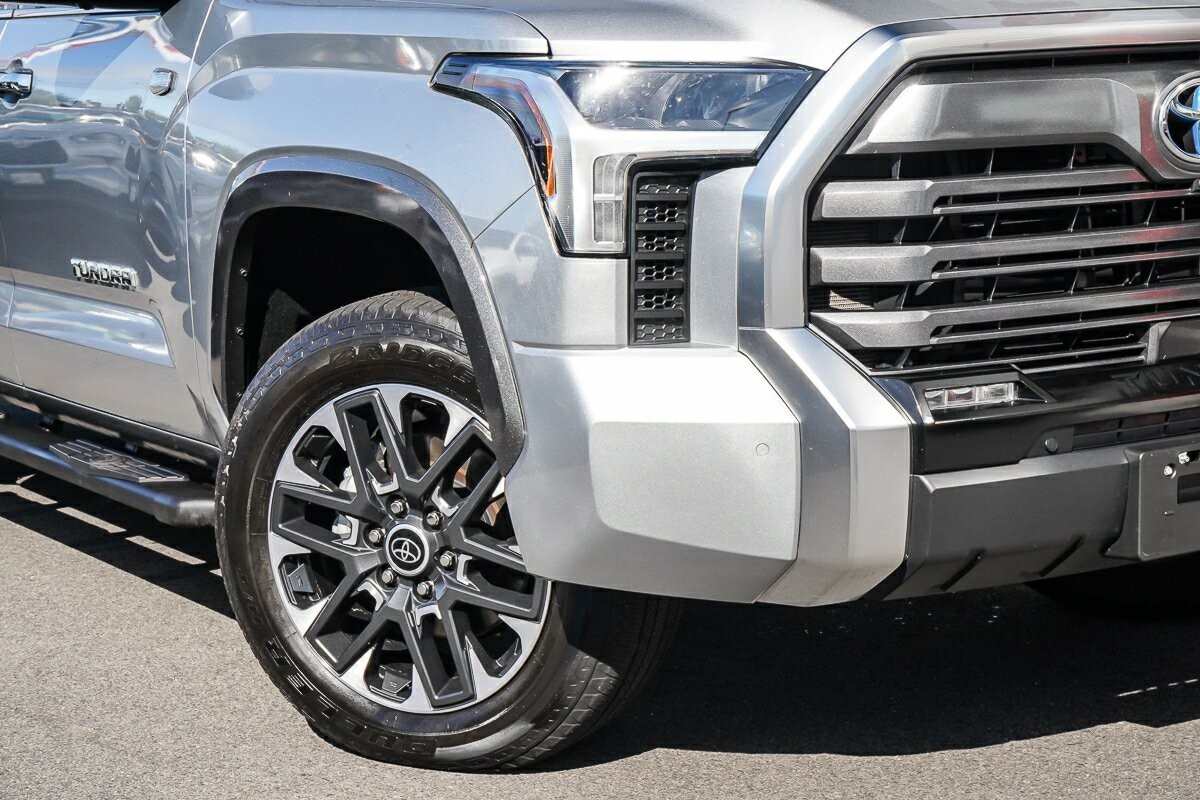 Toyota Tundra image 2
