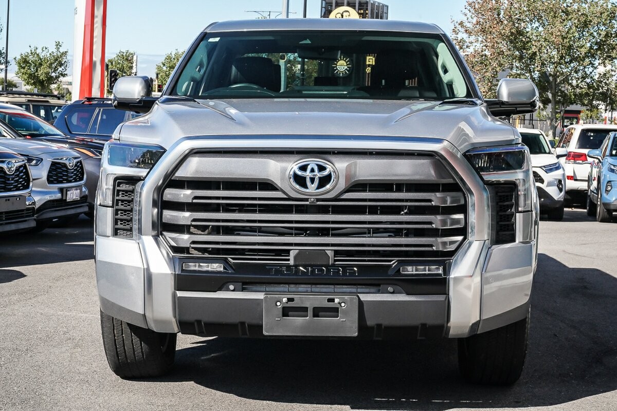 Toyota Tundra image 3