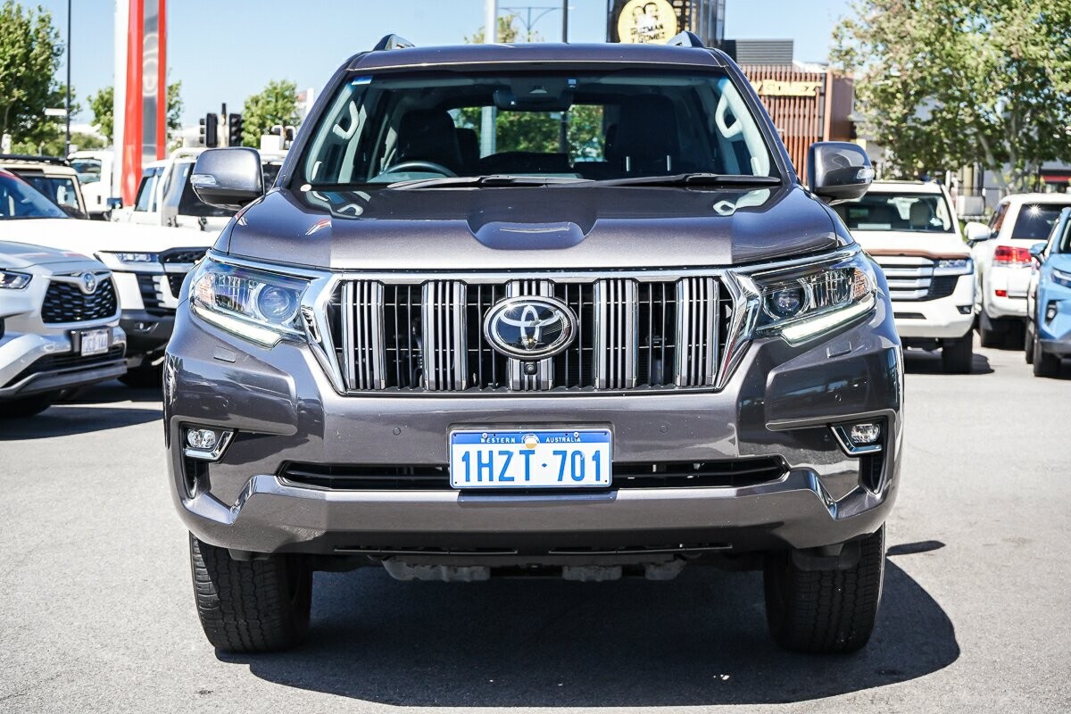 Toyota Landcruiser Prado image 3