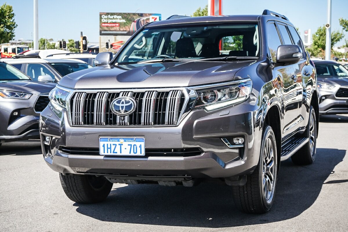 Toyota Landcruiser Prado image 4