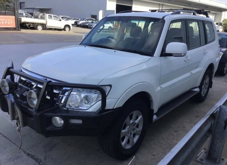 Mitsubishi Pajero image 3