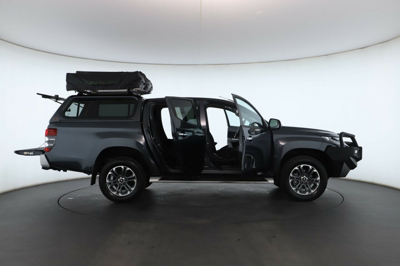 Mitsubishi Triton image 2