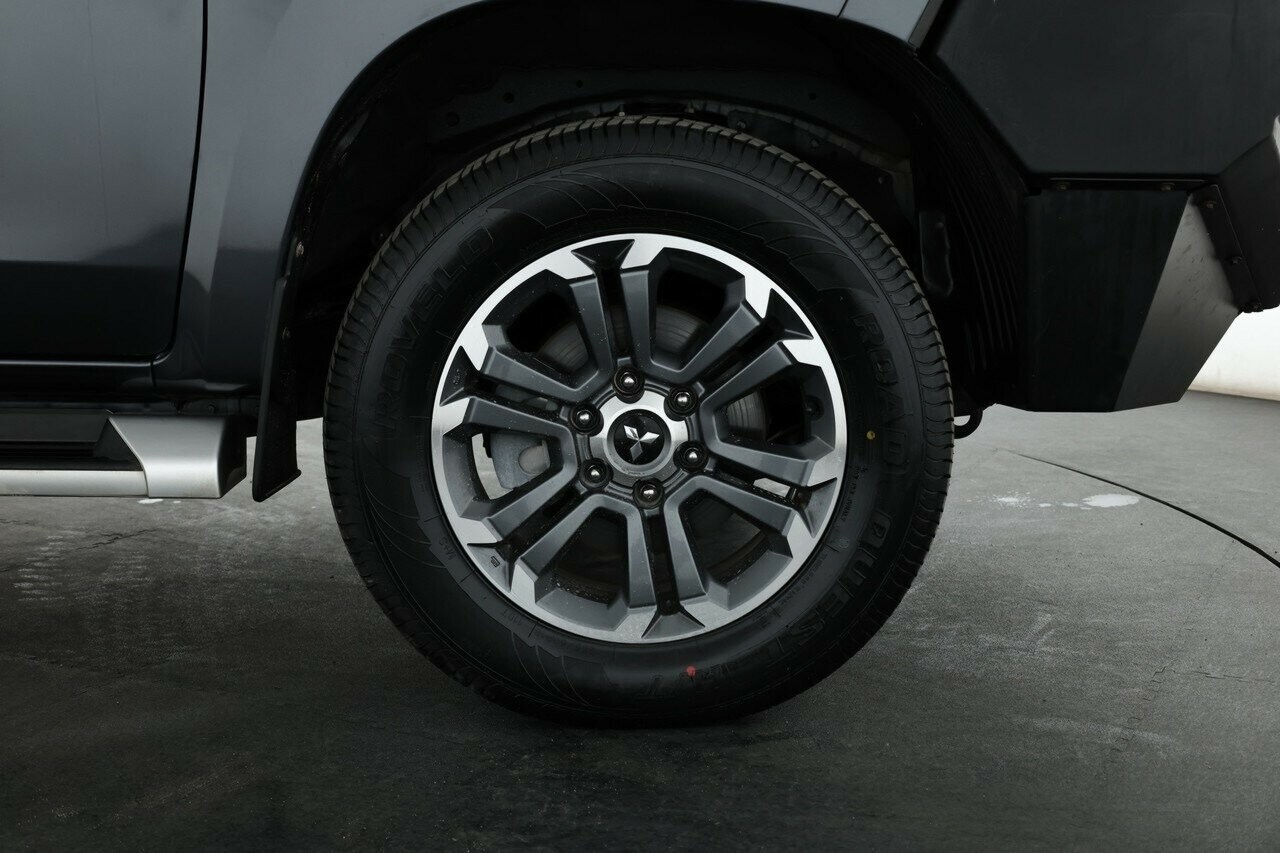 Mitsubishi Triton image 4