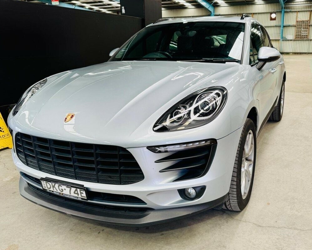 Porsche Macan image 1