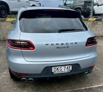 Porsche Macan image 2