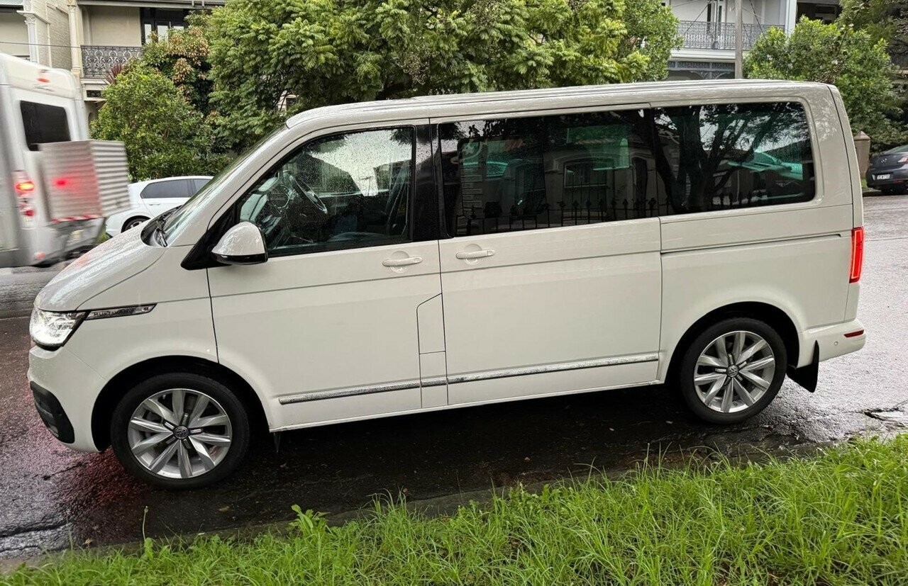 Volkswagen Multivan image 2