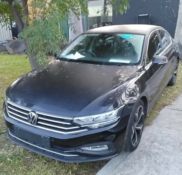 Volkswagen Passat image 1