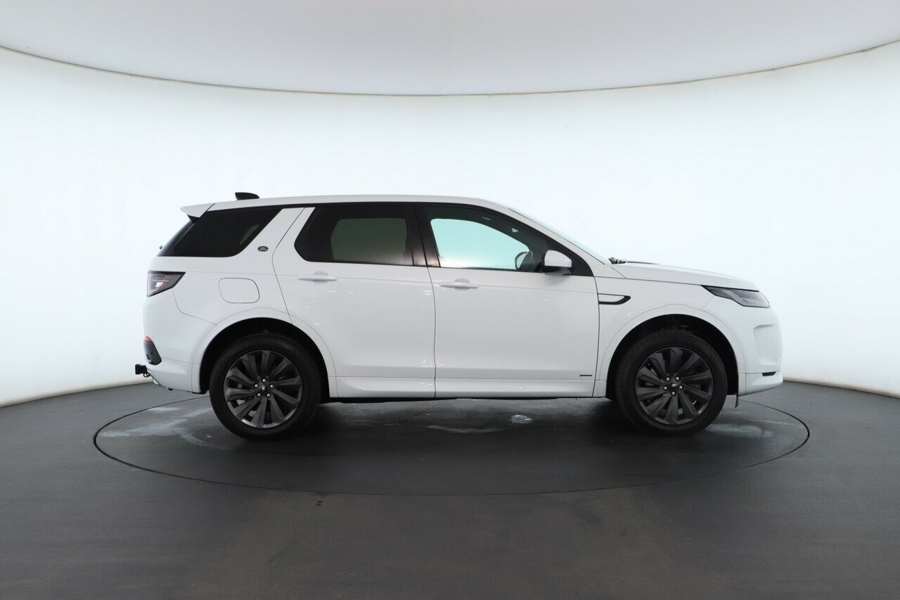 Land Rover Discovery Sport image 3